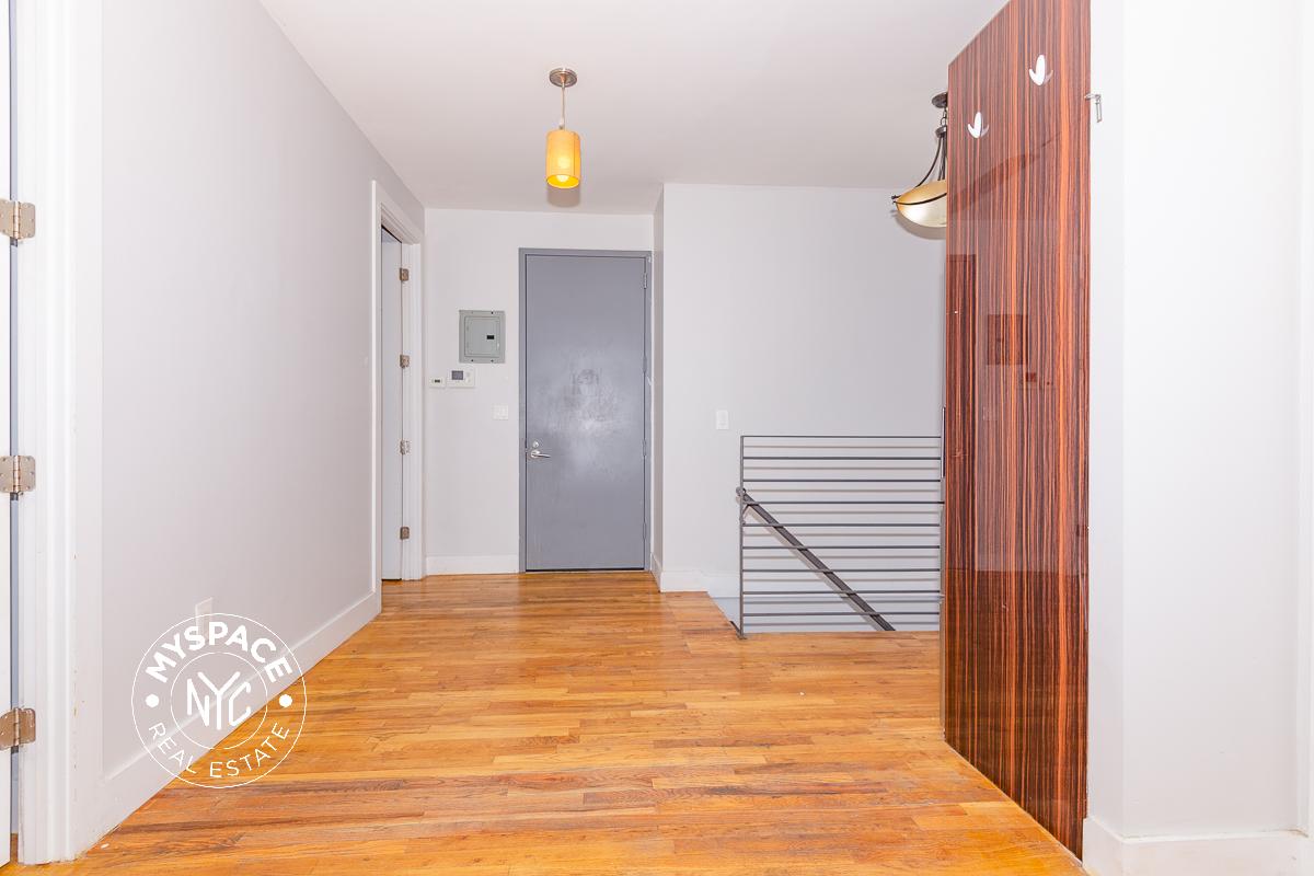 1044 Putnam Ave, Brooklyn, NY, United States Unit 1 photo 3