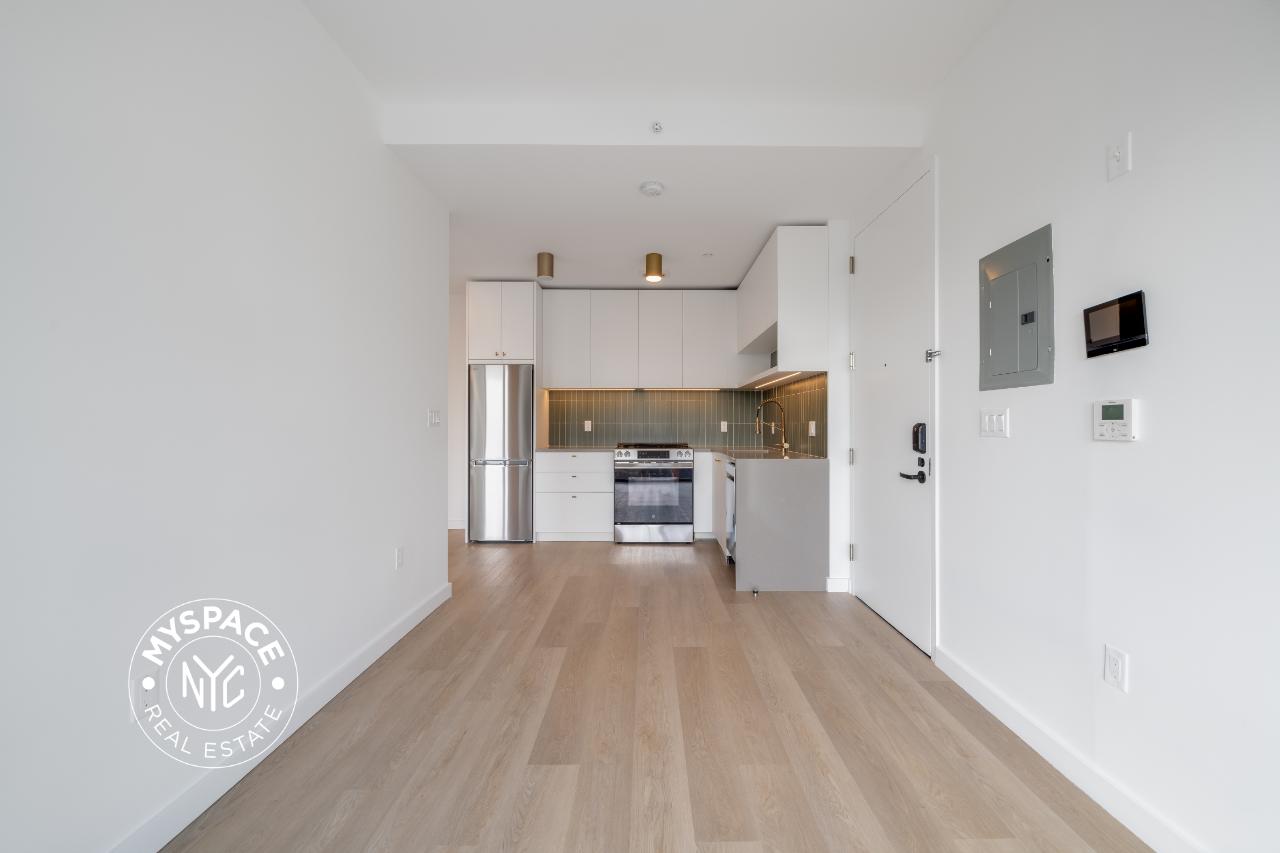 527 Grand Avenue Unit 505 photo 2