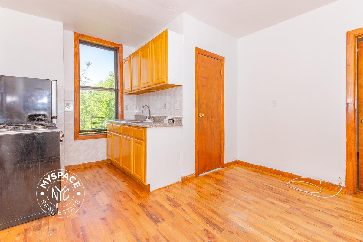 77 Division Ave, Brooklyn, NY 11249, USA Unit 25