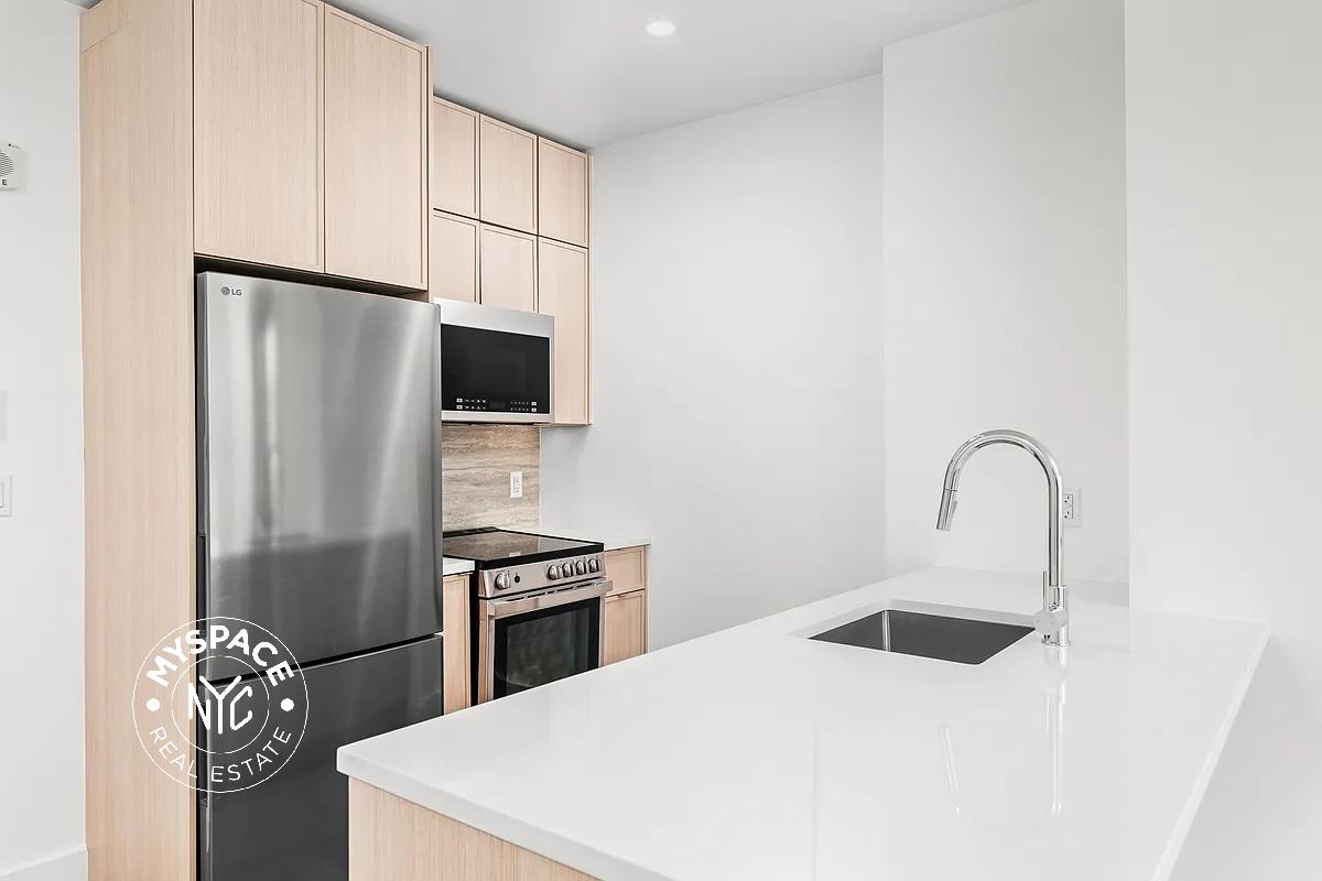 526 Baltic Street Unit 2H photo 3