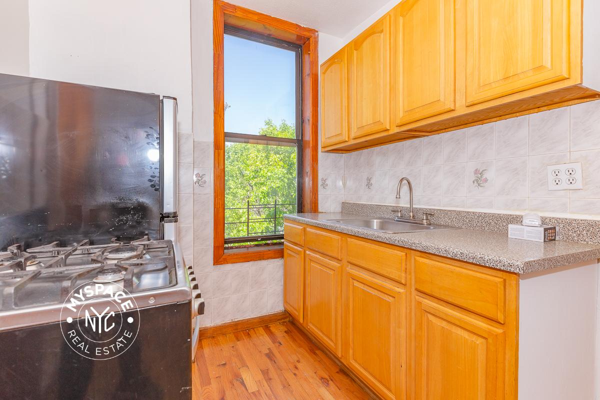 77 Division Ave, Brooklyn, NY 11249, USA Unit 25 photo 3