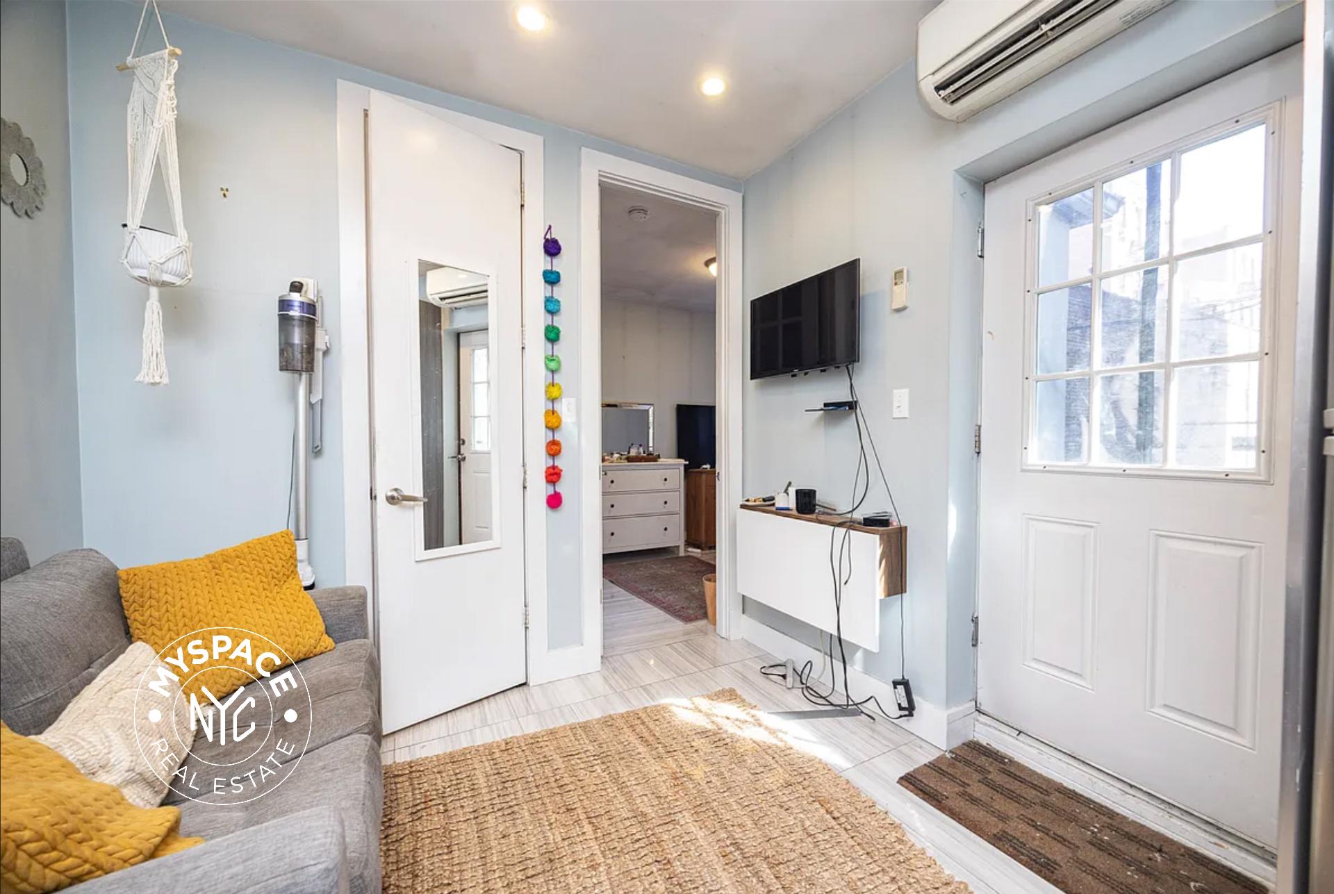 352 Hooper St, Brooklyn, NY 11211, USA Unit 1B photo 4