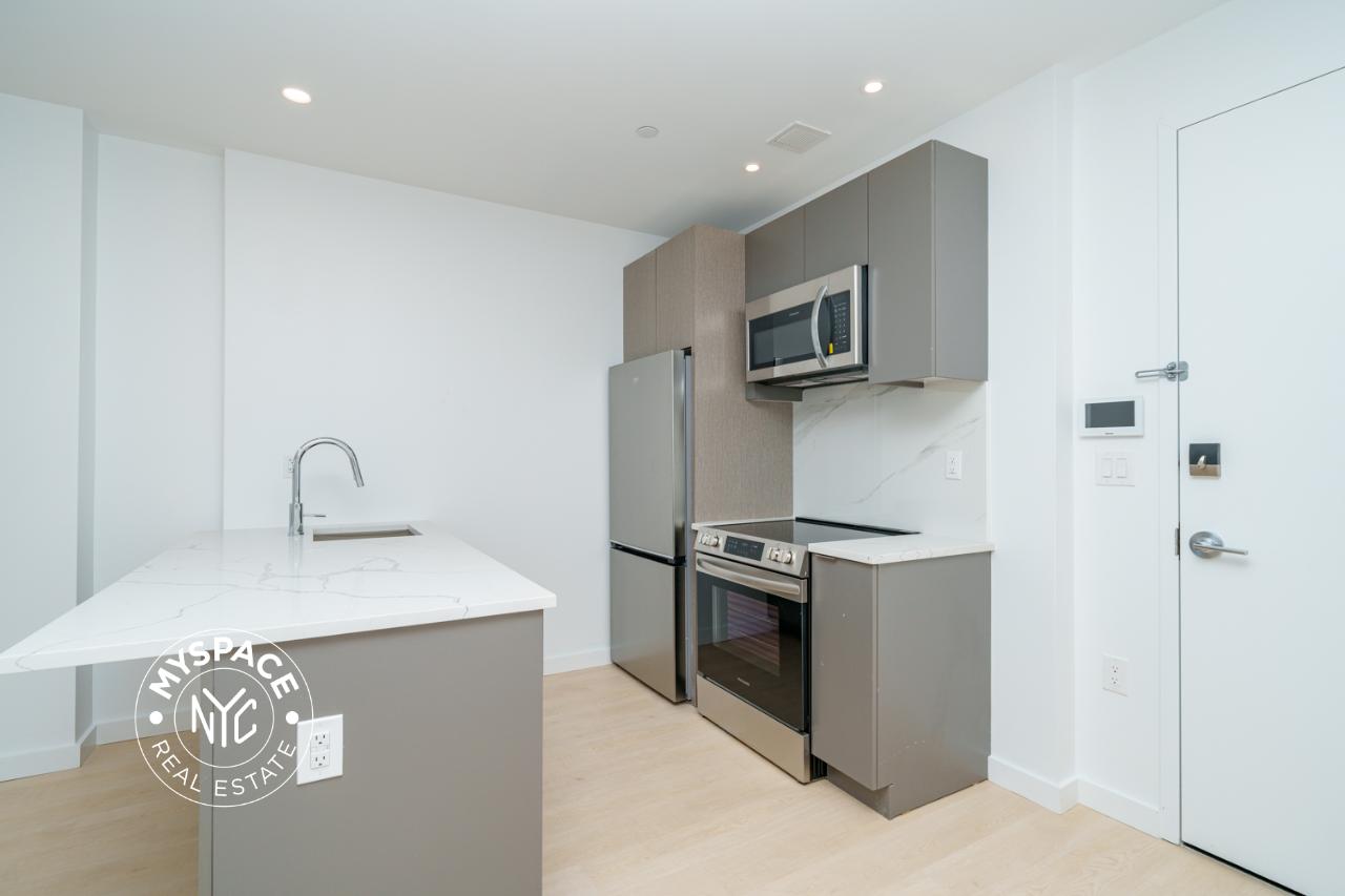 1499 Bedford Avenue Unit 8I photo 4