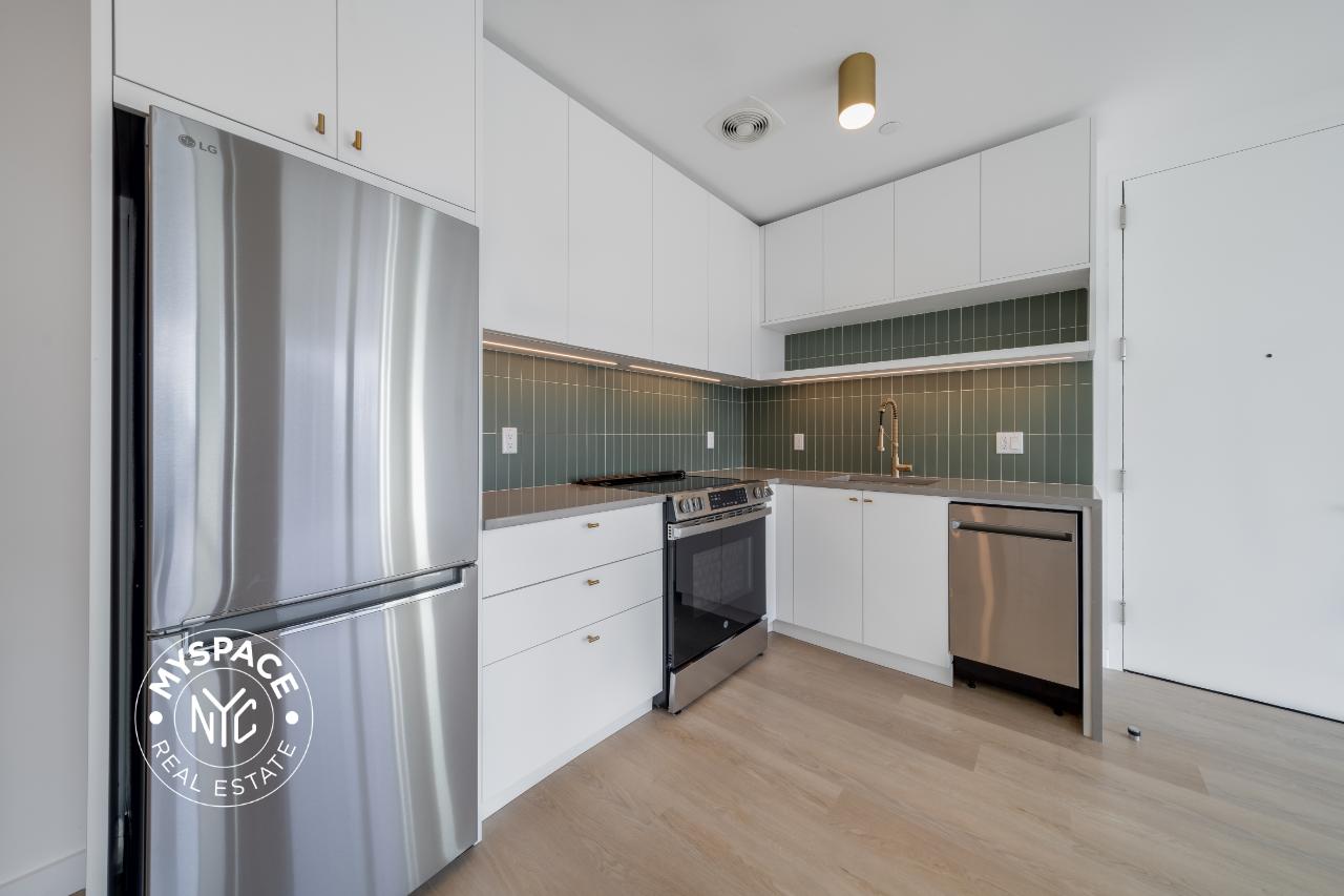 527 Grand Avenue Unit 505 photo 3