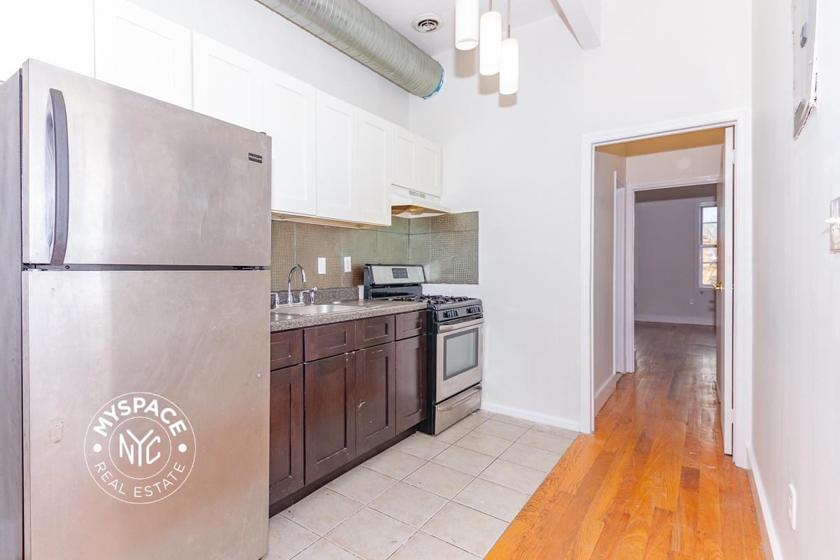828 Halsey St, Brooklyn, NY 11233, USA Unit 3A photo 2