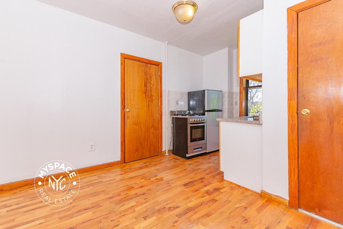 77 Division Ave, Brooklyn, NY 11249, USA Unit 25 photo 4