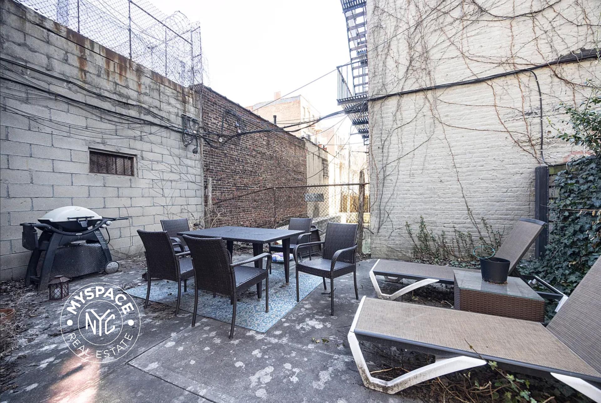 352 Hooper St, Brooklyn, NY 11211, USA Unit 1B