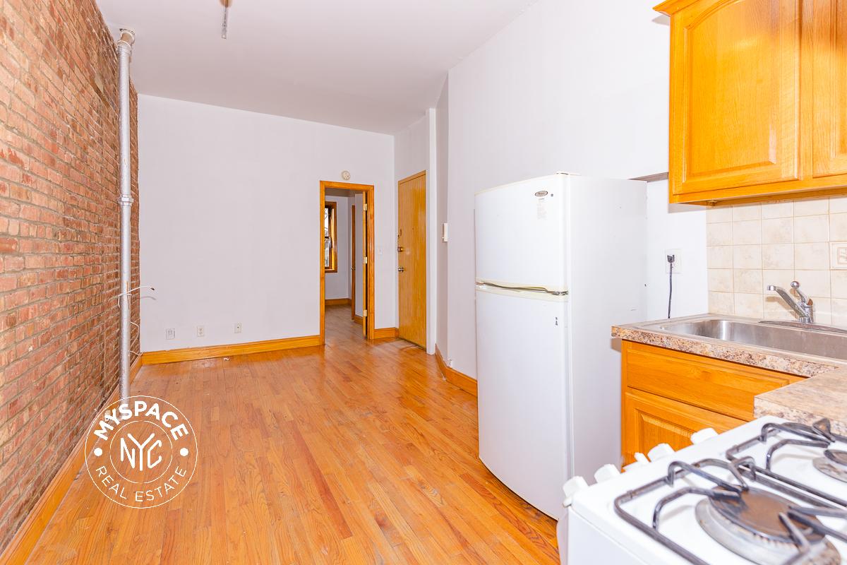 215 Franklin St, Greenpoint, Brooklyn, NY, 11222 Unit 1R photo 3