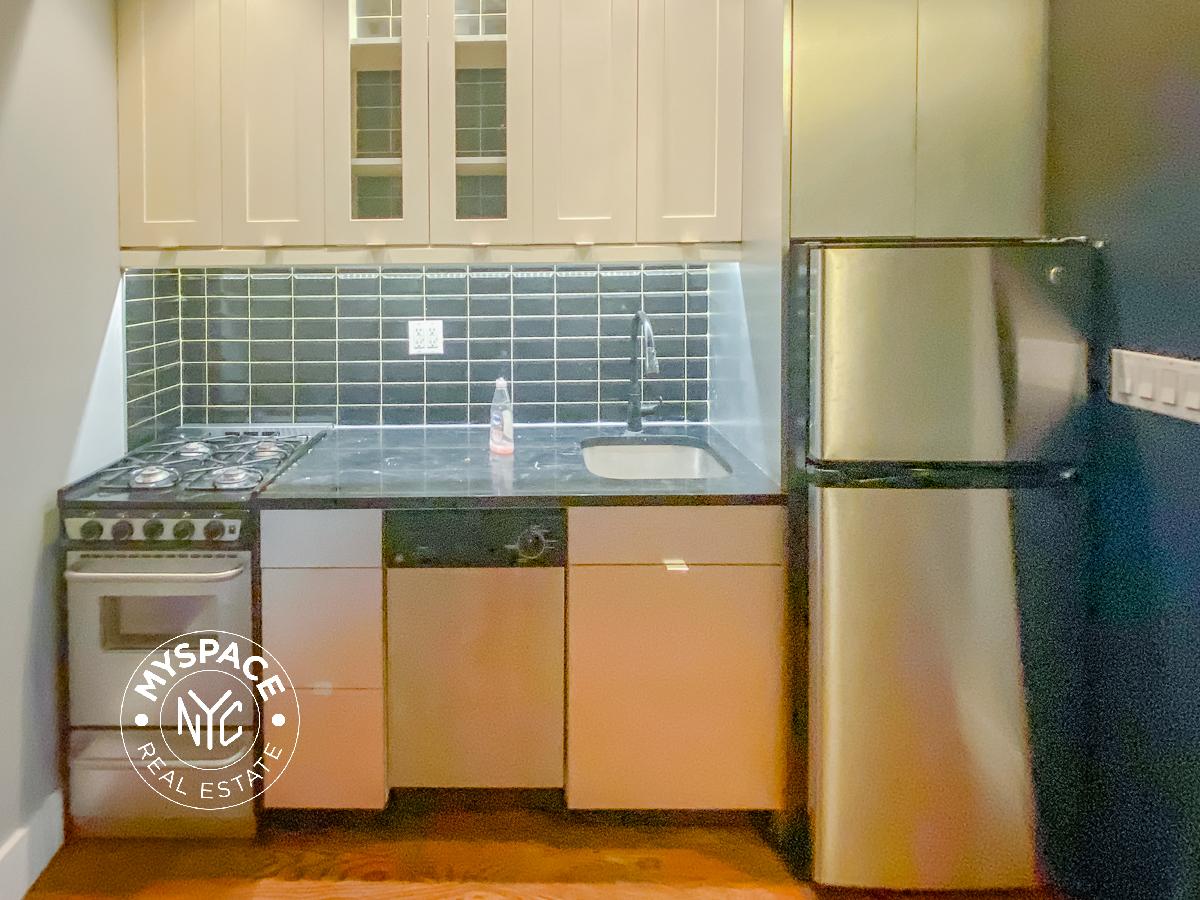 615 Gates Ave Unit 1A