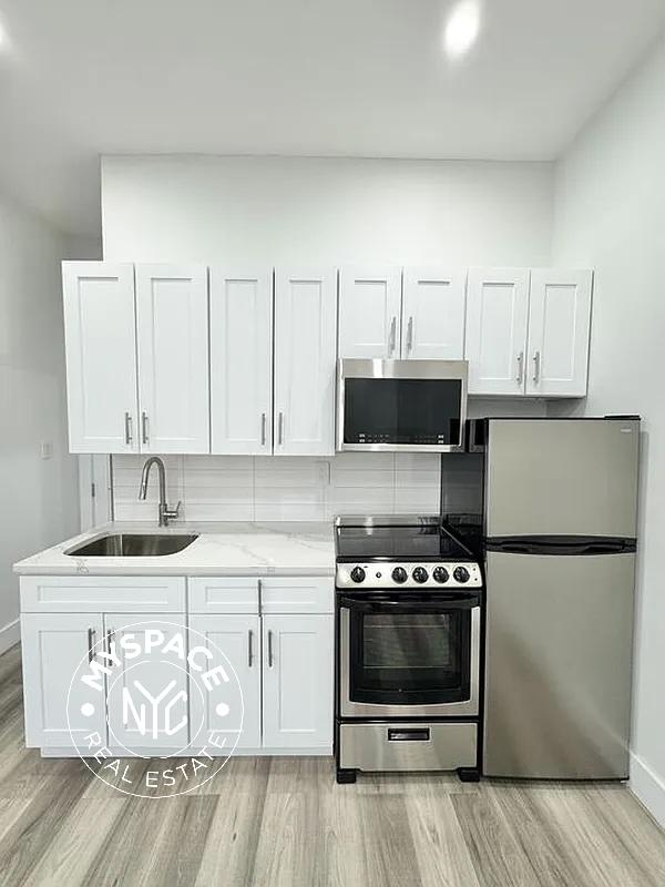 24 Rogers Avenue, Brooklyn, NY, United States Unit 4B
