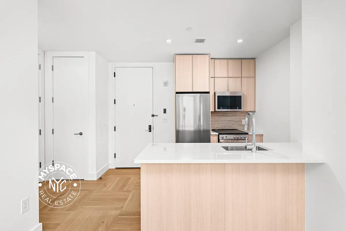 526 Baltic Street Unit 2H photo 2