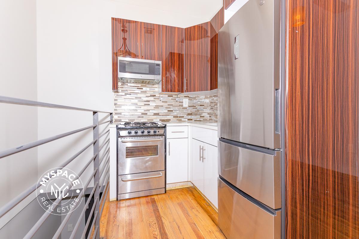 1044 Putnam Ave, Brooklyn, NY, United States Unit 1 photo 4